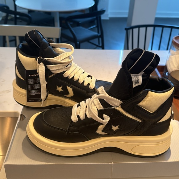 COPY - RICK OWENS DRKSHDW
Black Converse Edition TURBOWPN Mid Sneakers - Picture 4 of 10